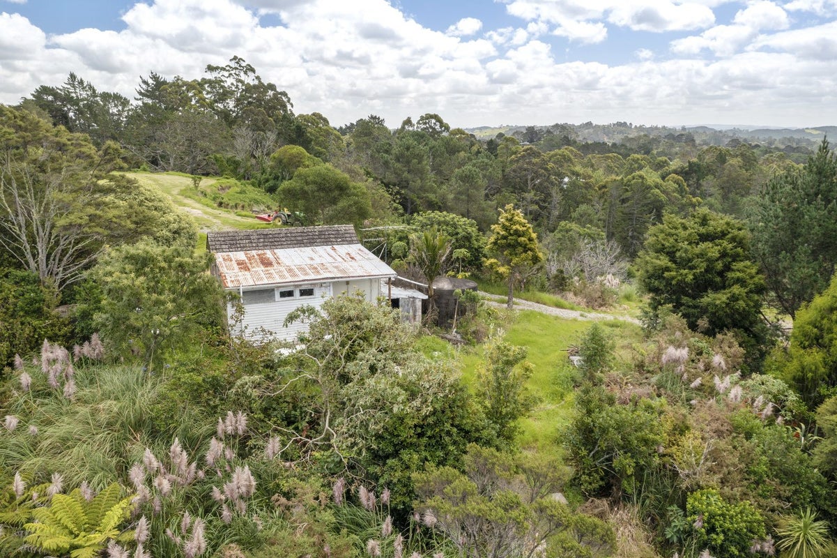 1201 East Coast Road, Albany - Carousel 1