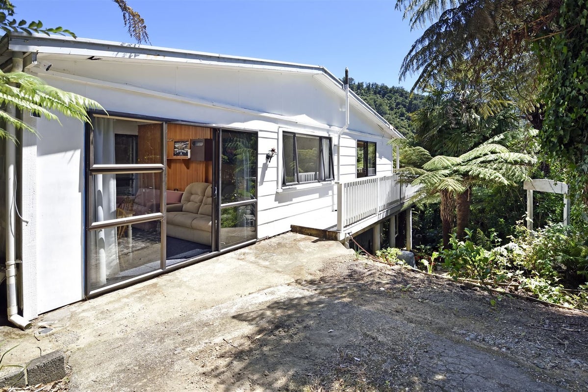 20 Nikau Street, Duncan Bay, Marlborough Sounds - Carousel 1