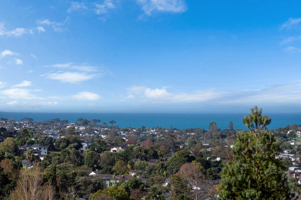 897 East Coast Road, Northcross, Auckland - Carousel 2