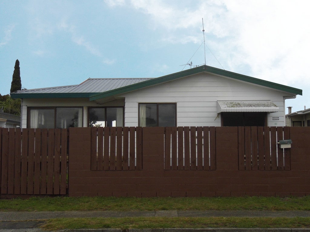4A Leslie Place, Deanwell, Hamilton - Carousel 1