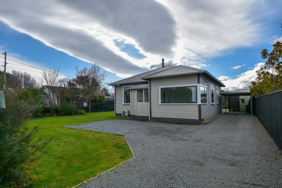 142 Upper Plain Road, Masterton - Carousel 1