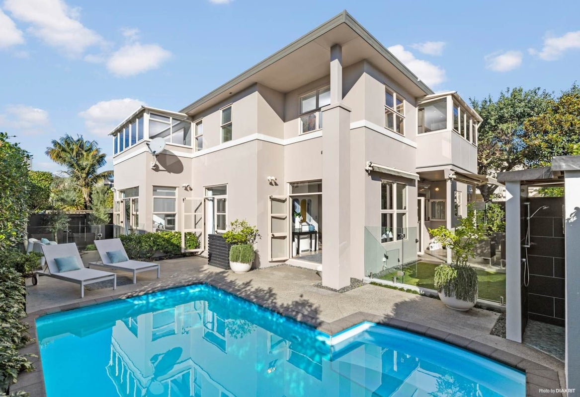 2/18 Wapiti Avenue, Epsom, Auckland - Carousel 1
