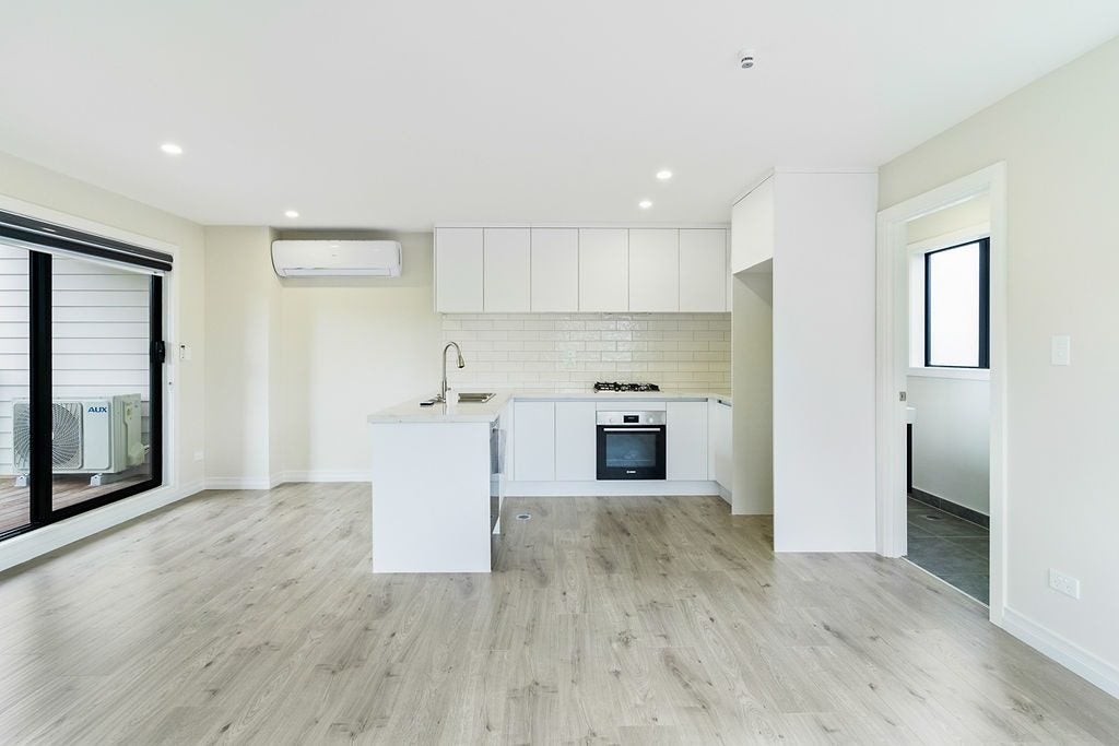 1/8 Knight Avenue, Mount Albert, Auckland - Carousel 2