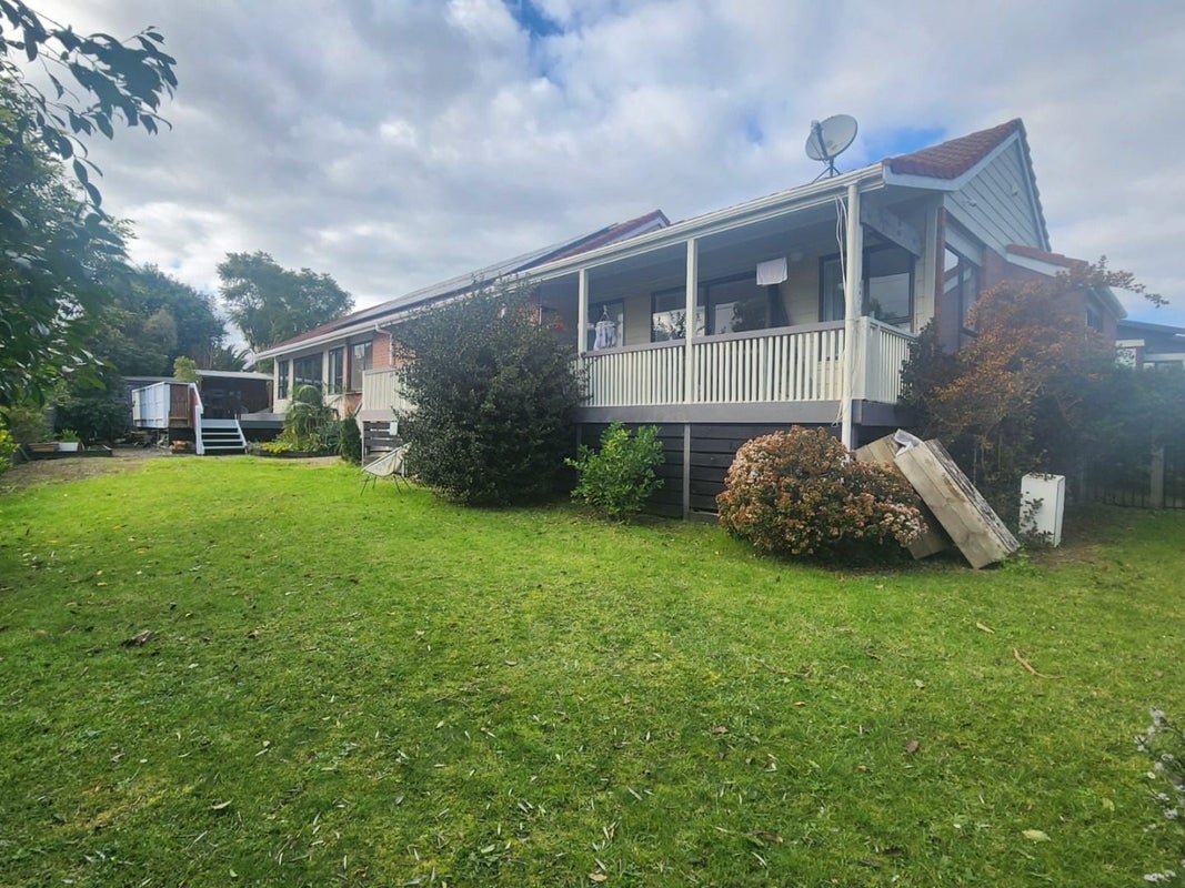 11 Lorelei Place, Opaheke, Papakura - Carousel 1