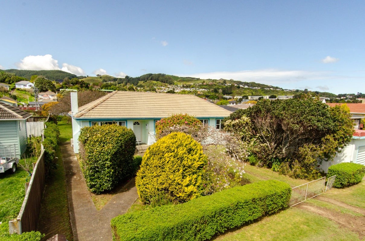 18 Beauchamp Street, Karori, Wellington - Carousel 2