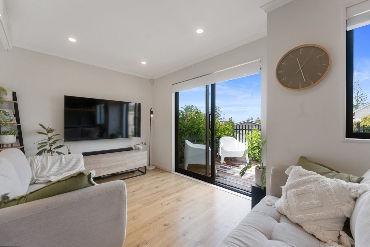9C Glamorgan Drive, Torbay, Auckland - Carousel 1