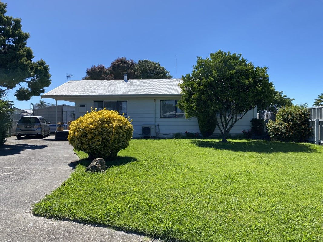 14 Clement Place, Greenmeadows, Napier - Carousel 1