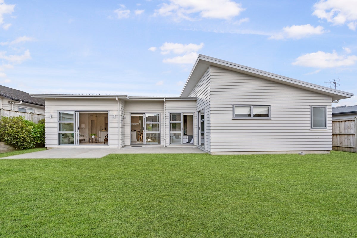 12 Kaimanawa Road, Karaka, Papakura - Carousel 1