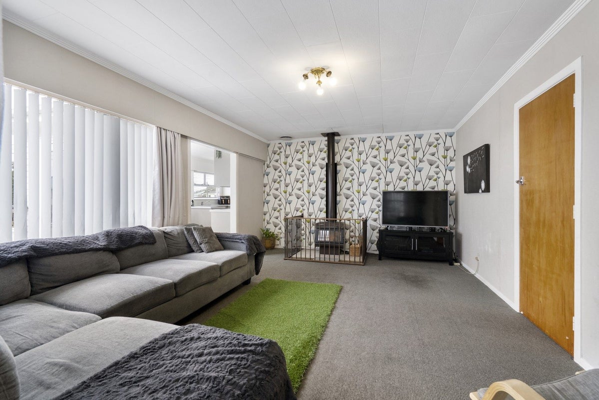 3 Blenheim Place, Vogeltown, New Plymouth, Taranaki - Carousel 2