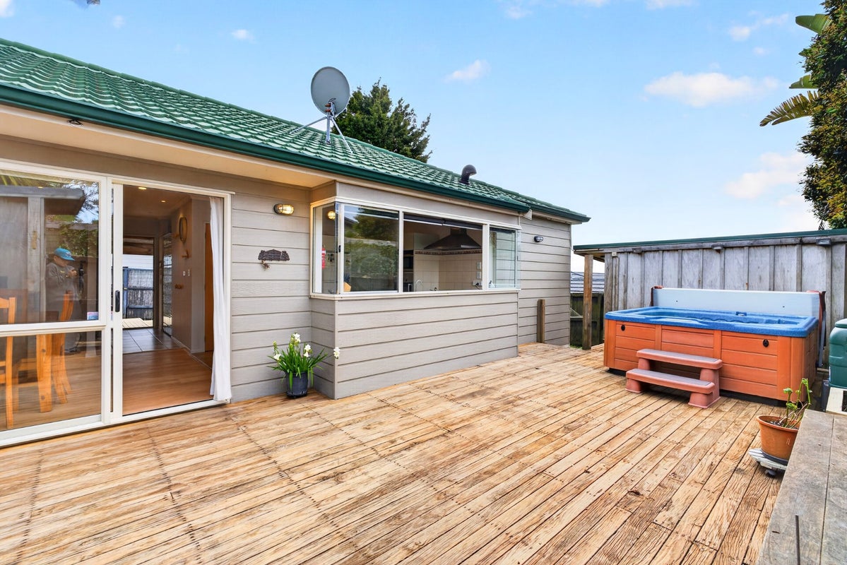 21A Savoy Road, Glen Eden, Auckland - Carousel 2