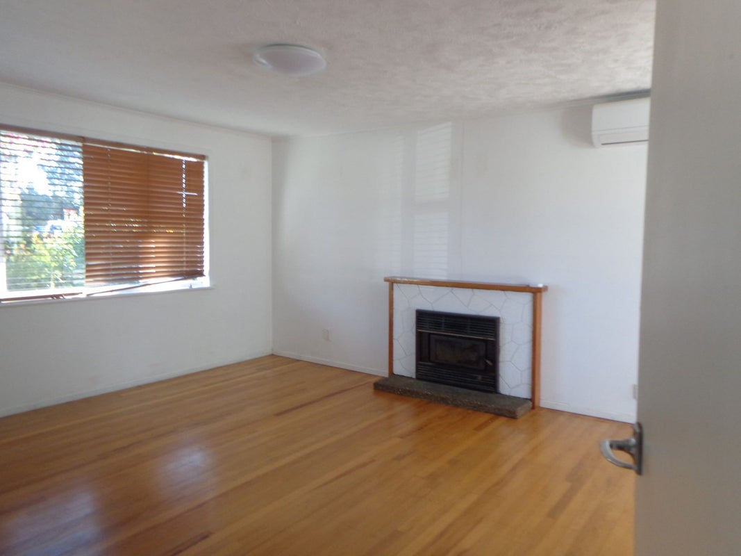 45 Graham Avenue, Te Atatu Peninsula, Auckland - Carousel 2