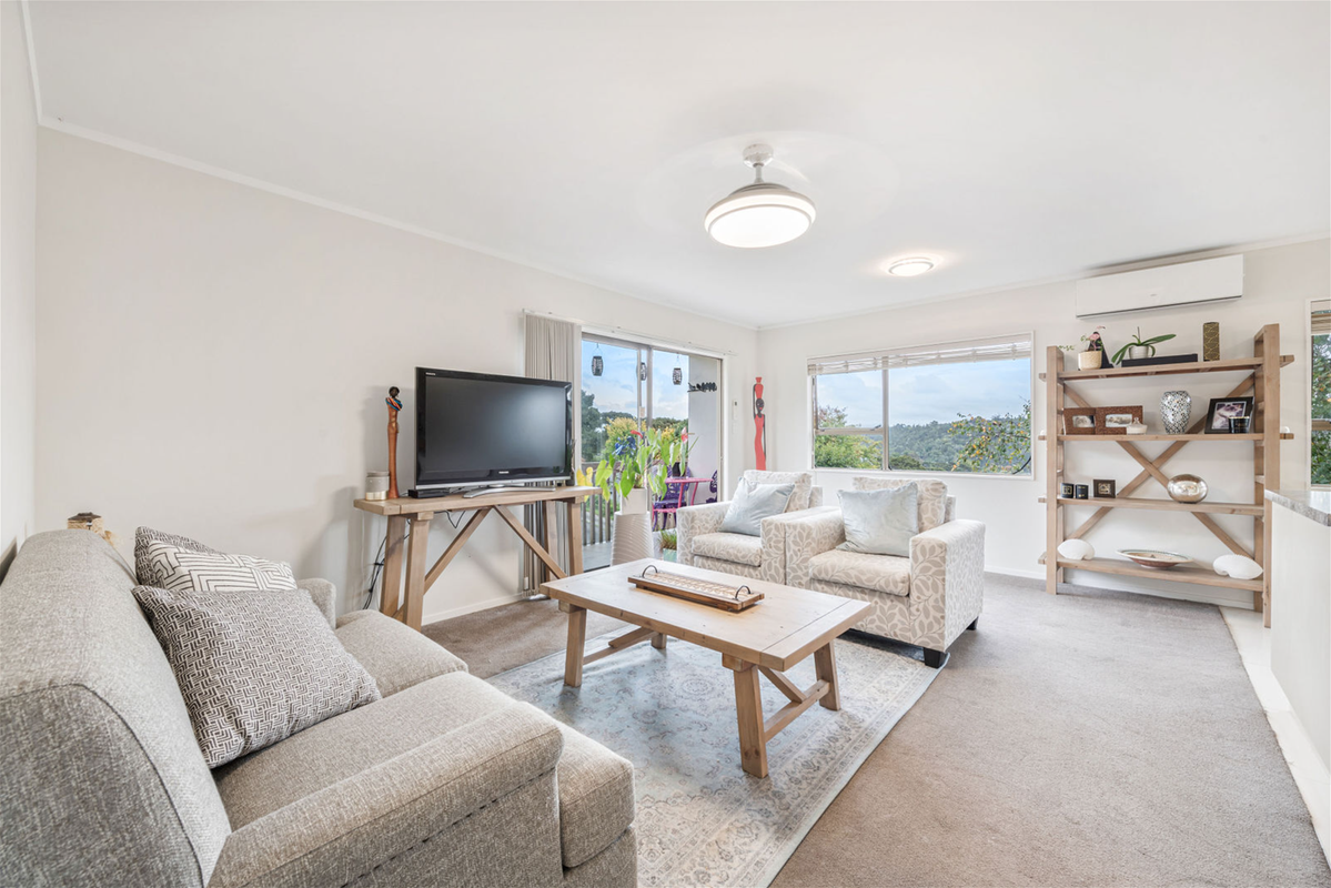 1/1 Simon Ellice Drive, Bayview, Auckland - Carousel 1
