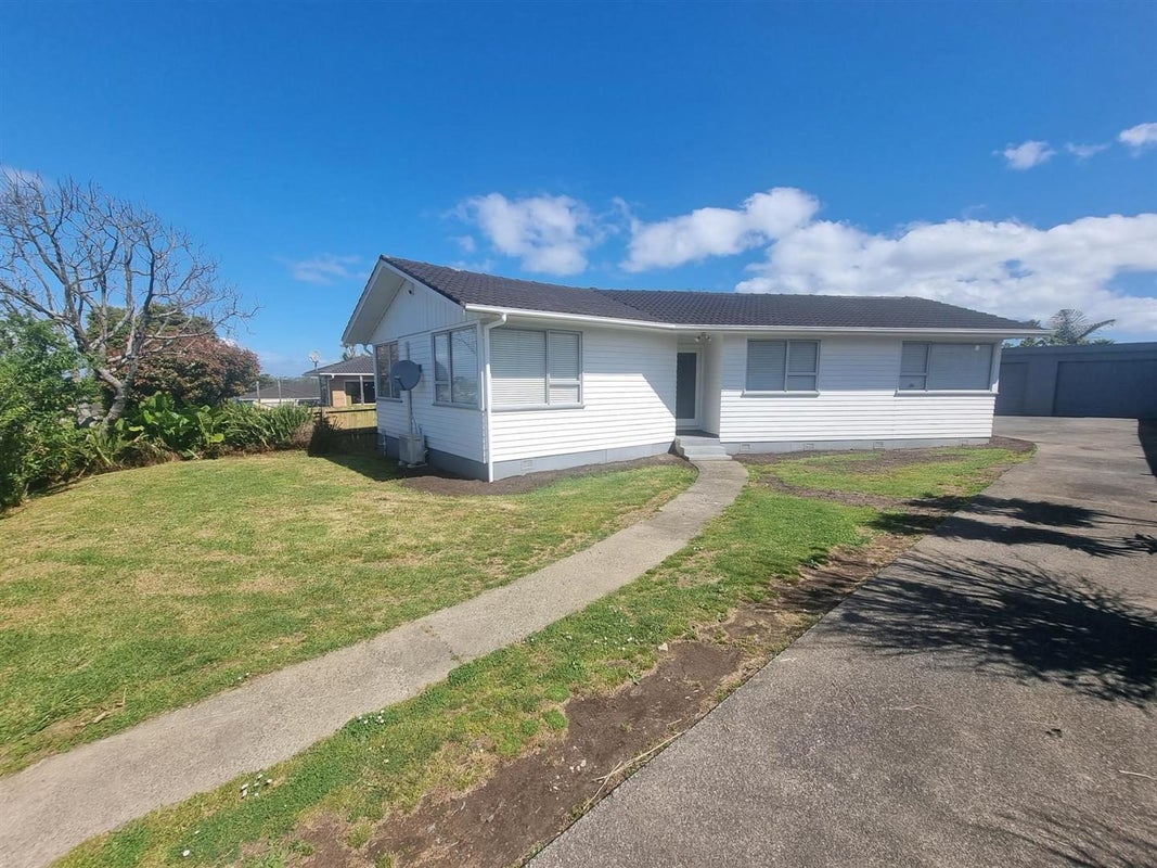 13 Harmel Road, Glendene, Auckland - Carousel 1