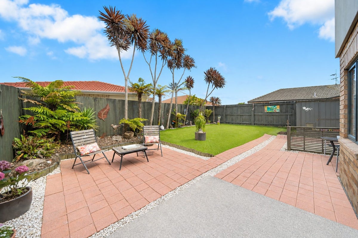 59 Naylors Drive, Mangere, Auckland - Carousel 2