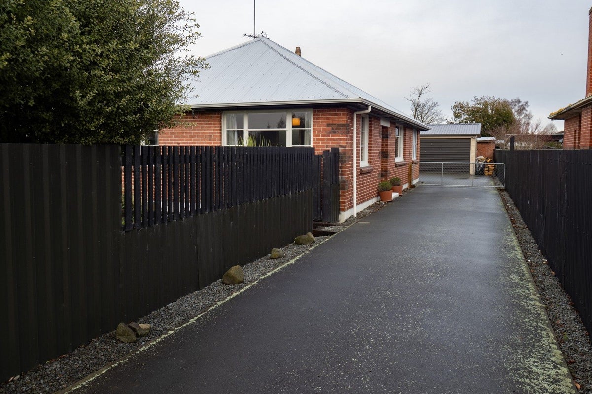 64 Wellington Street, Hampstead, Ashburton - Carousel 25