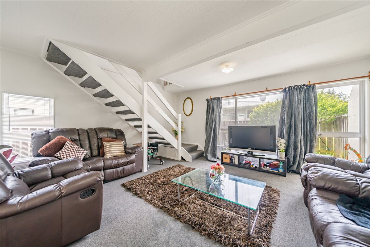 9/21 ISLINGTON ST, Trentham, UPPER HUTT - Carousel 1