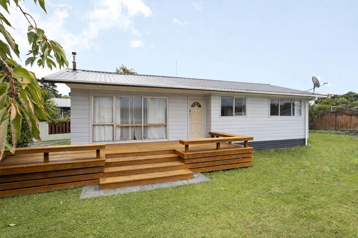 16 Fiona Place, Dinsdale, Hamilton - Carousel 1