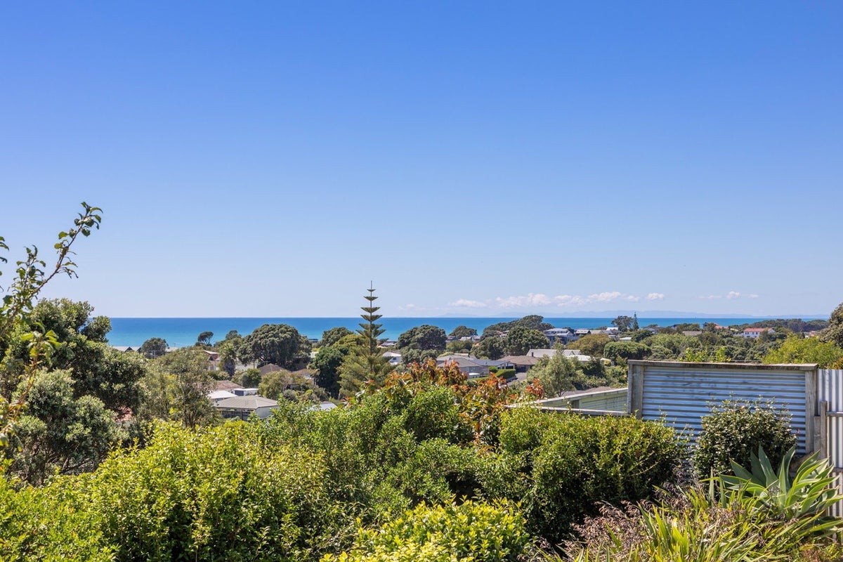 13 Moana Crescent, Blagdon, New Plymouth - Carousel 24