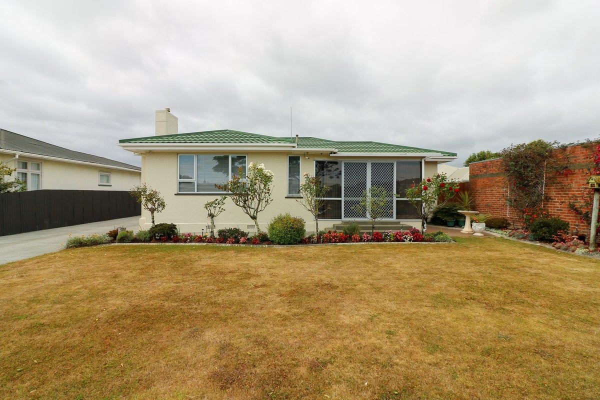 6 Aberdeen Avenue, Takaro, Palmerston North - Carousel 1