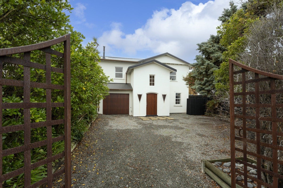 67 Pine Avenue, New Brighton, Christchurch - Carousel 1