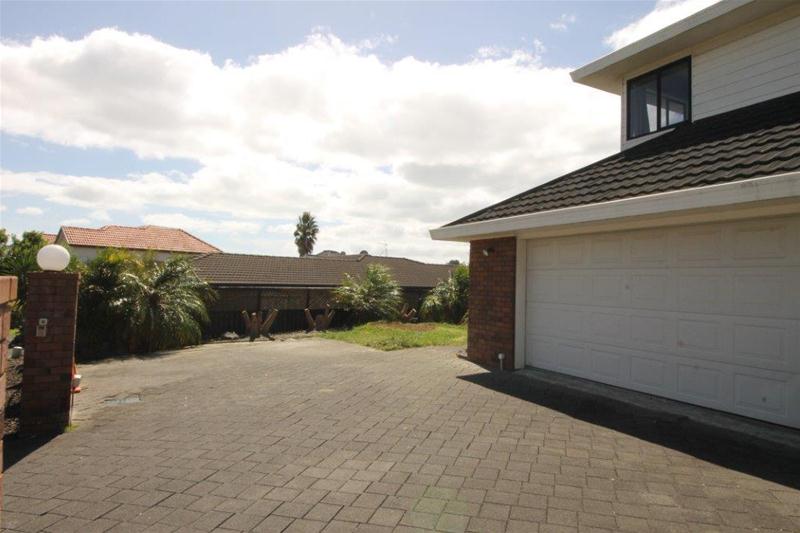 20 Simmental Crescent, Somerville, Manukau - Carousel 27