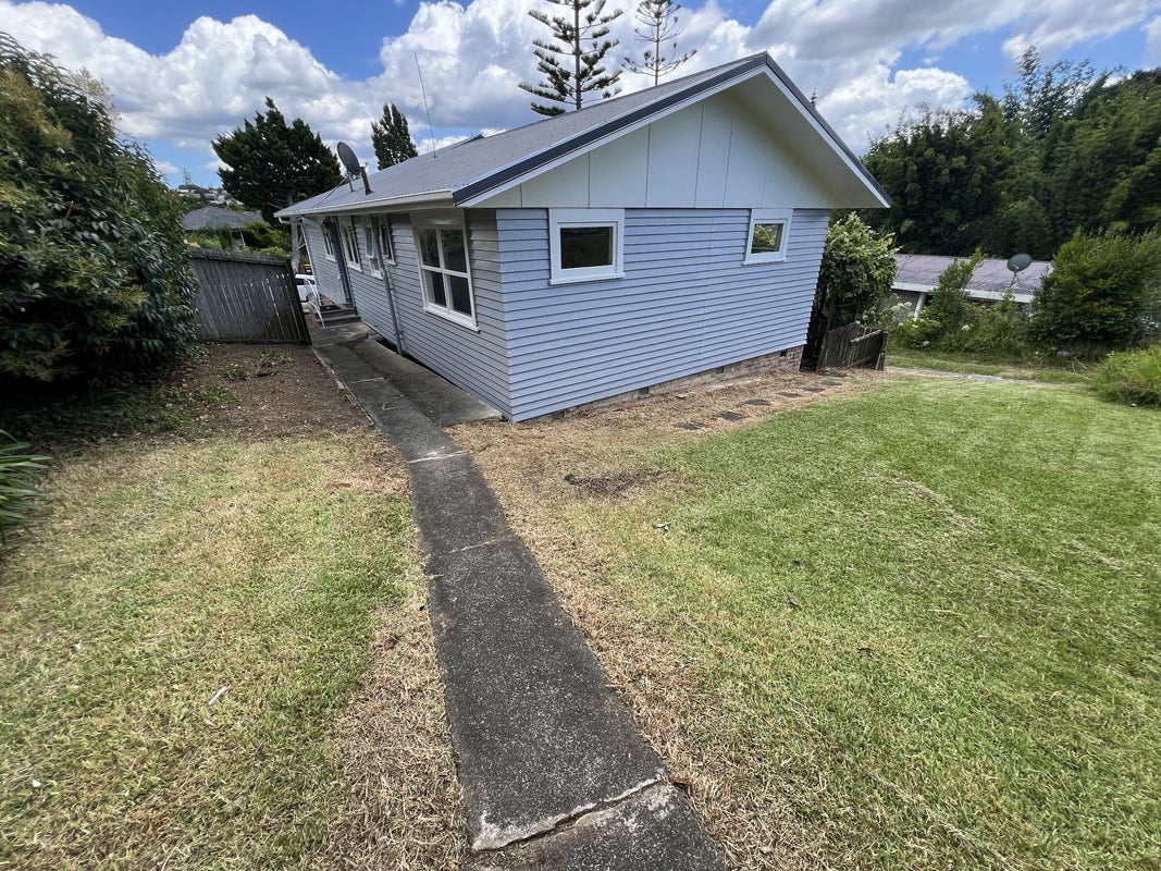 19 Lyford Crescent, Sunnynook, Auckland - Carousel 9