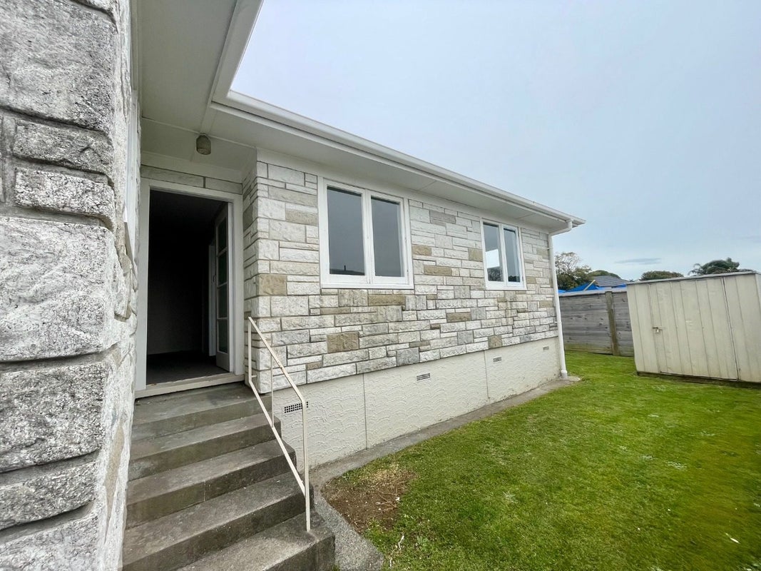 22 Clendon Place, Manurewa, Auckland - Carousel 2