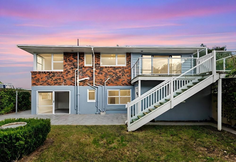 88 Exmouth Road, Northcote, Auckland - Carousel 1