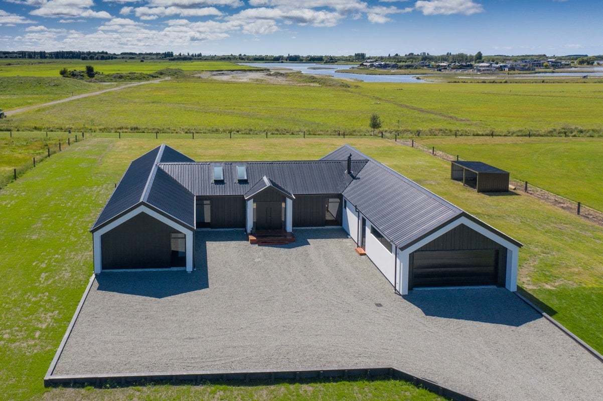 14 Farmstead Lane, Huntingdon - Carousel 1