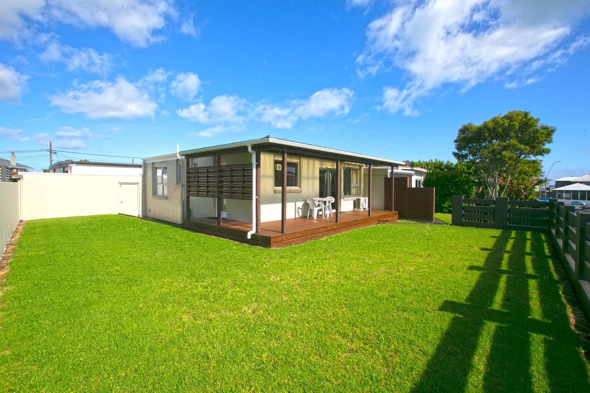 16A Mangorei Road, Strandon, New Plymouth - Carousel 2
