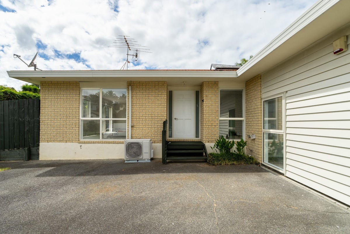 44 De Havilland Drive, Goodwood Heights, Auckland - Carousel 2