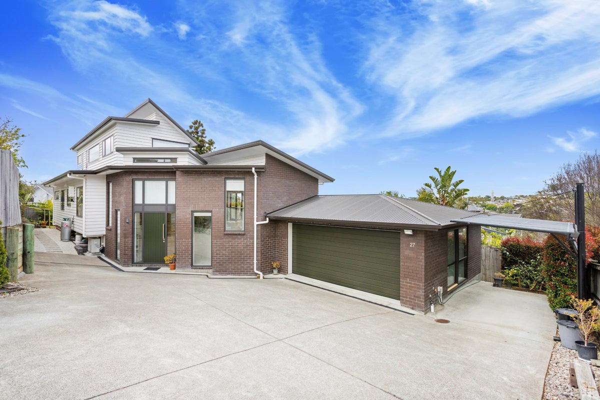 27 Aditi Close, Massey, Auckland - Carousel 1