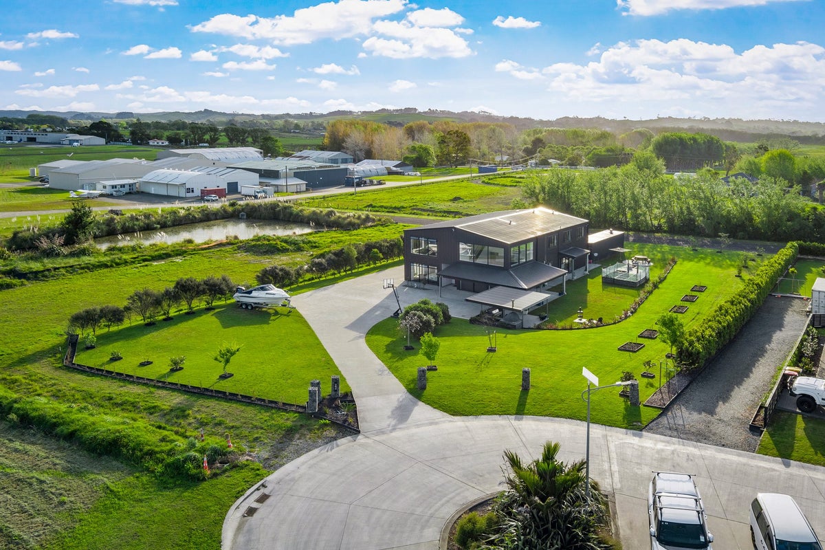 22 Runway Rise, Dairy Flat, Albany - Carousel 1