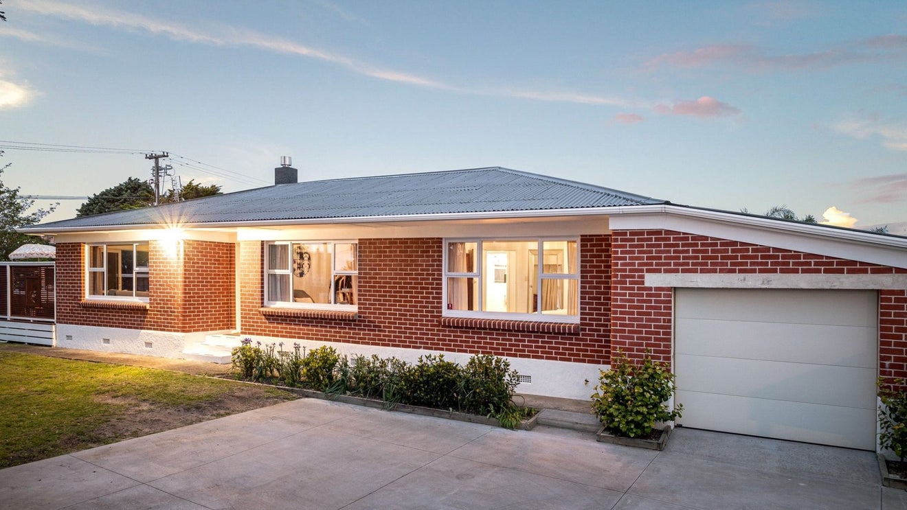 28 Maranui Street, Mount Maunganui - Carousel 1