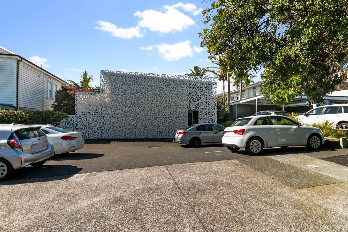 7/27 Wallace Street, Herne Bay, Auckland - Carousel 1