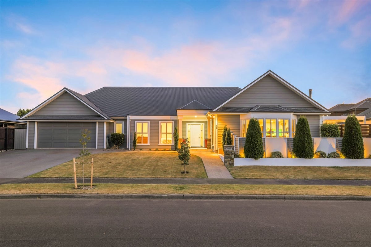 12 Glencullen Drive, Casebrook, Christchurch - Carousel 1