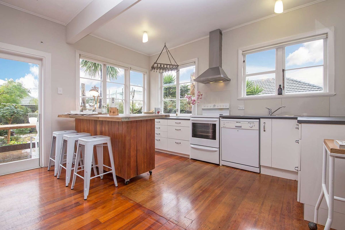 7 Oakley Avenue, Waterview, Auckland - Carousel 2