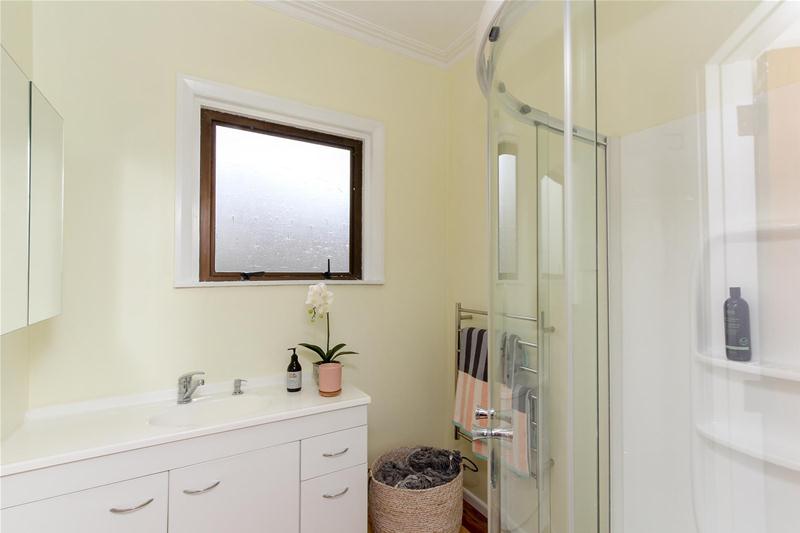 21 Queens Road, Glen Avon, New Plymouth - Carousel 9