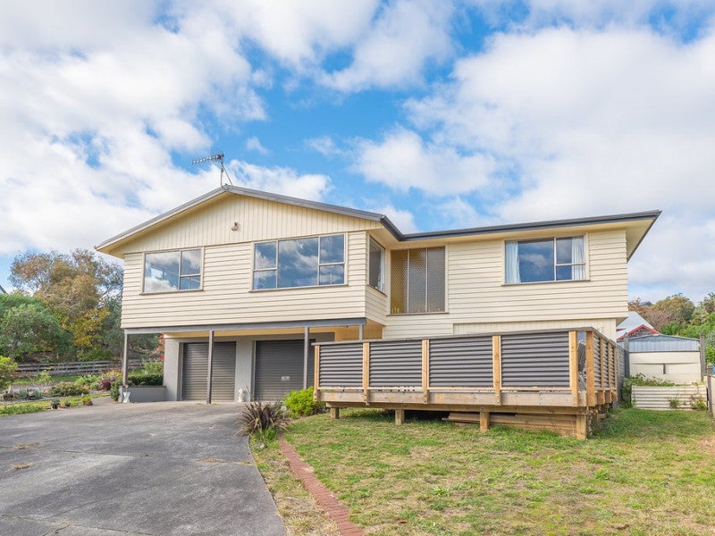 1 Hicks Crescent, Waikanae Beach, Waikanae - Carousel 2