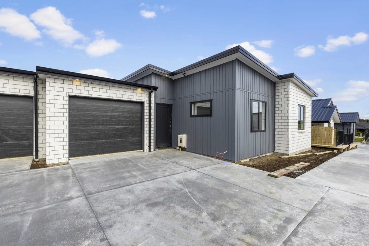 2/225 Baverstock Road, Grandview Heights, Hamilton - Carousel 1