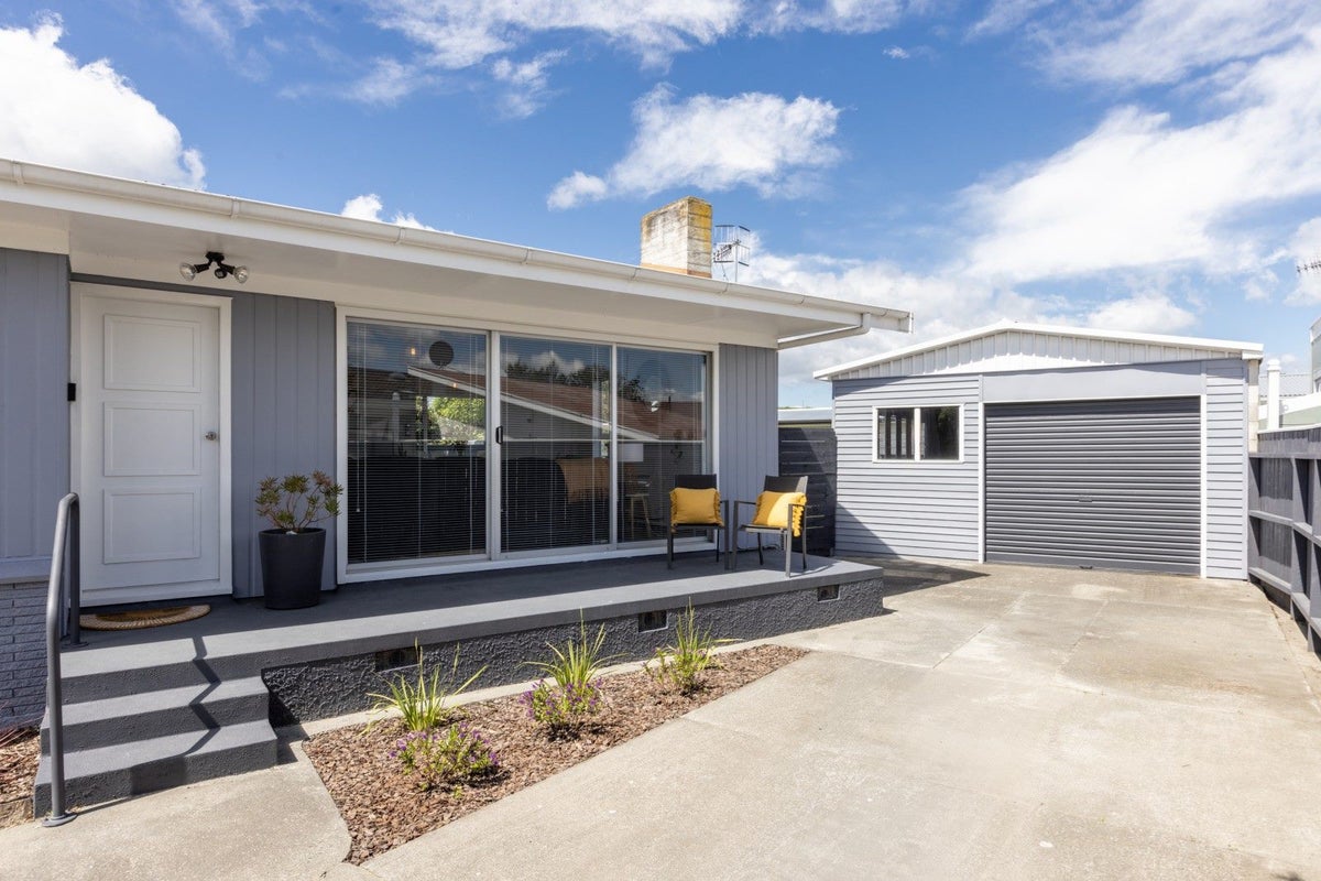 135 Westminster Avenue, Tamatea, Napier - Carousel 2