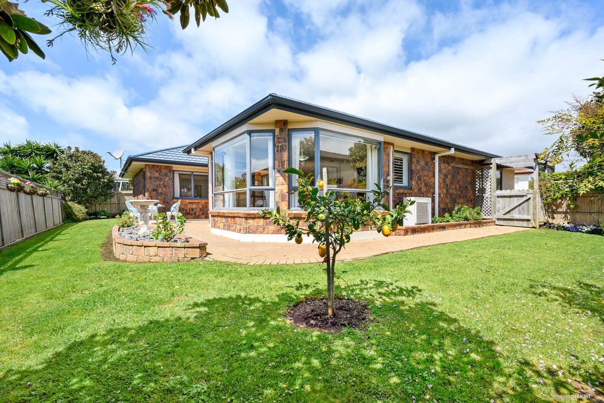 21 Araminta Place, Beachlands, Auckland - Carousel 2