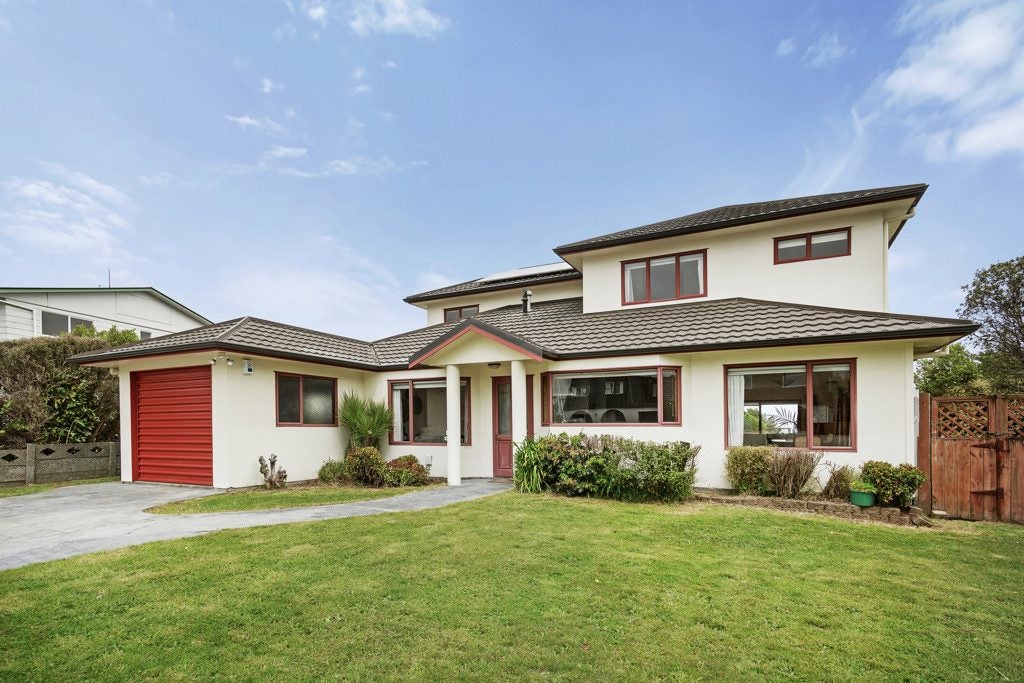 58 Cypress Drive, Maungaraki, Lower Hutt - Carousel 1