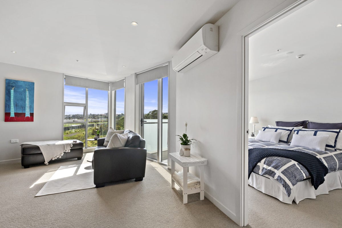204/1 Rose Garden Lane, Albany, Auckland - Carousel 1