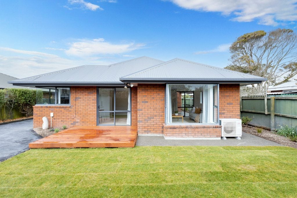 2/14 Farquhars Road, Redwood, Christchurch - Carousel 2