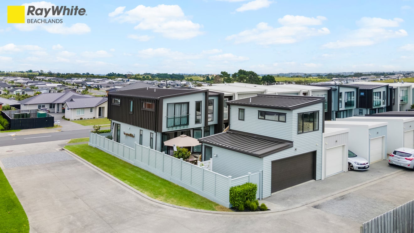156 Seventh View Avenue, Beachlands, Auckland - Carousel 1