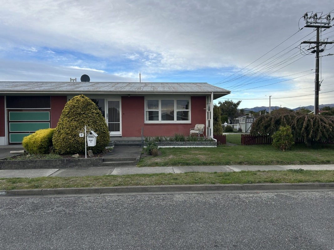 1/2 Newbourne Crescent, Redwoodtown, Blenheim - Carousel 1