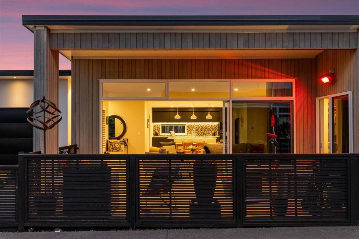 2 Laing Place, Otumoetai, Tauranga - Carousel 2