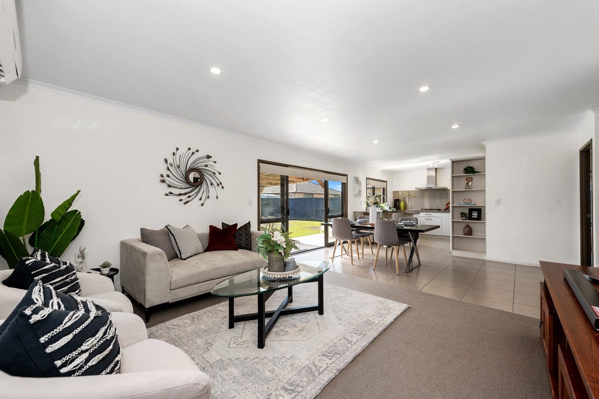 129 Wentworth Drive, Rototuna North, Hamilton - Carousel 1