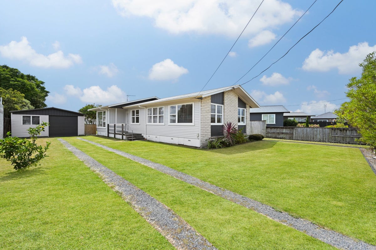 69 Mears Road, St Andrews, Hamilton - Carousel 1
